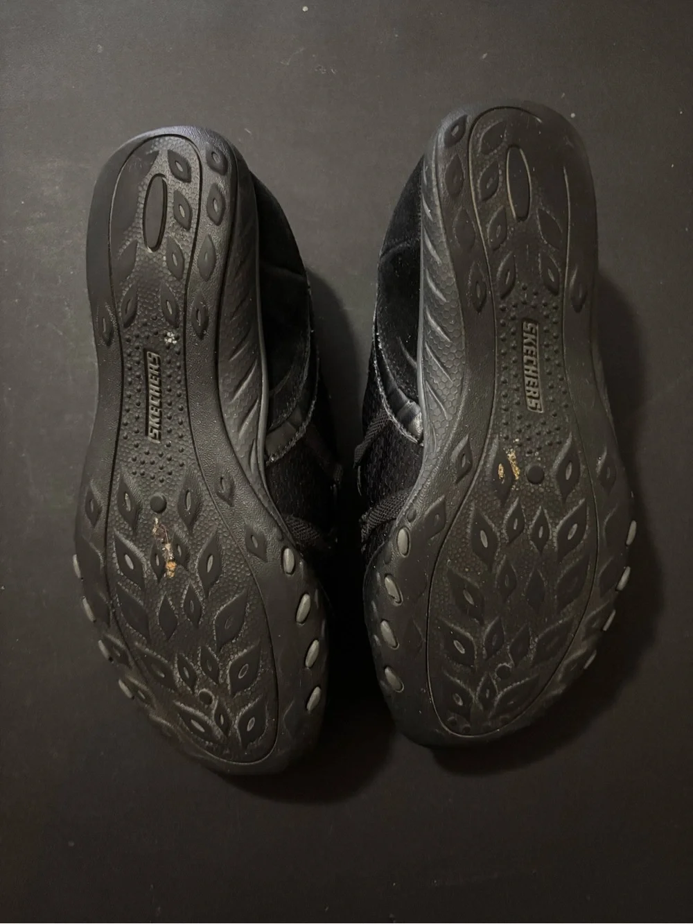 Skechers Women's Black Slip-On Walking Shoes Memory Foam Size 7 Comfort Casual